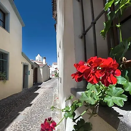 Ξενοδοχείο Antico Borgo 2*