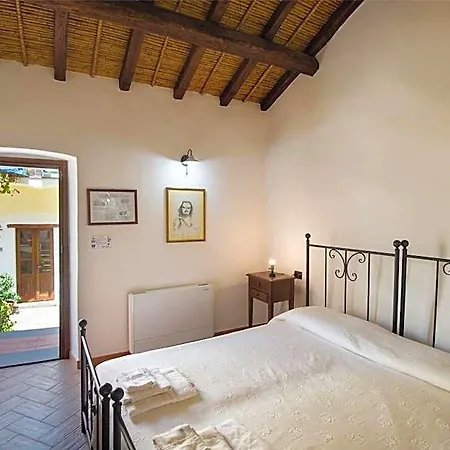 Ξενοδοχείο Antico Borgo 2*