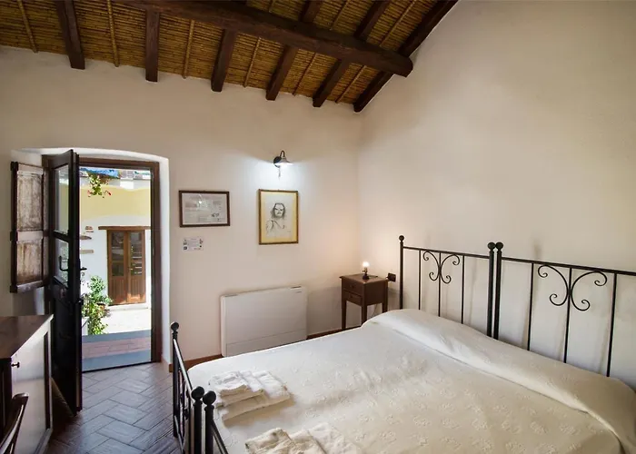 Antico Borgo Hotel 2*