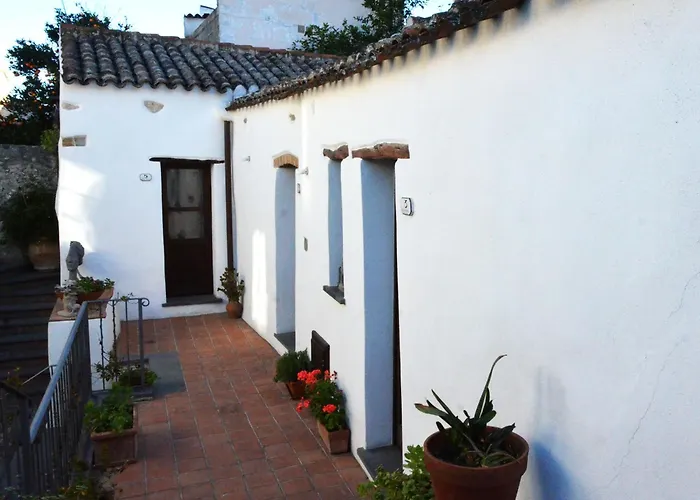 Antico Borgo Hotel 2*